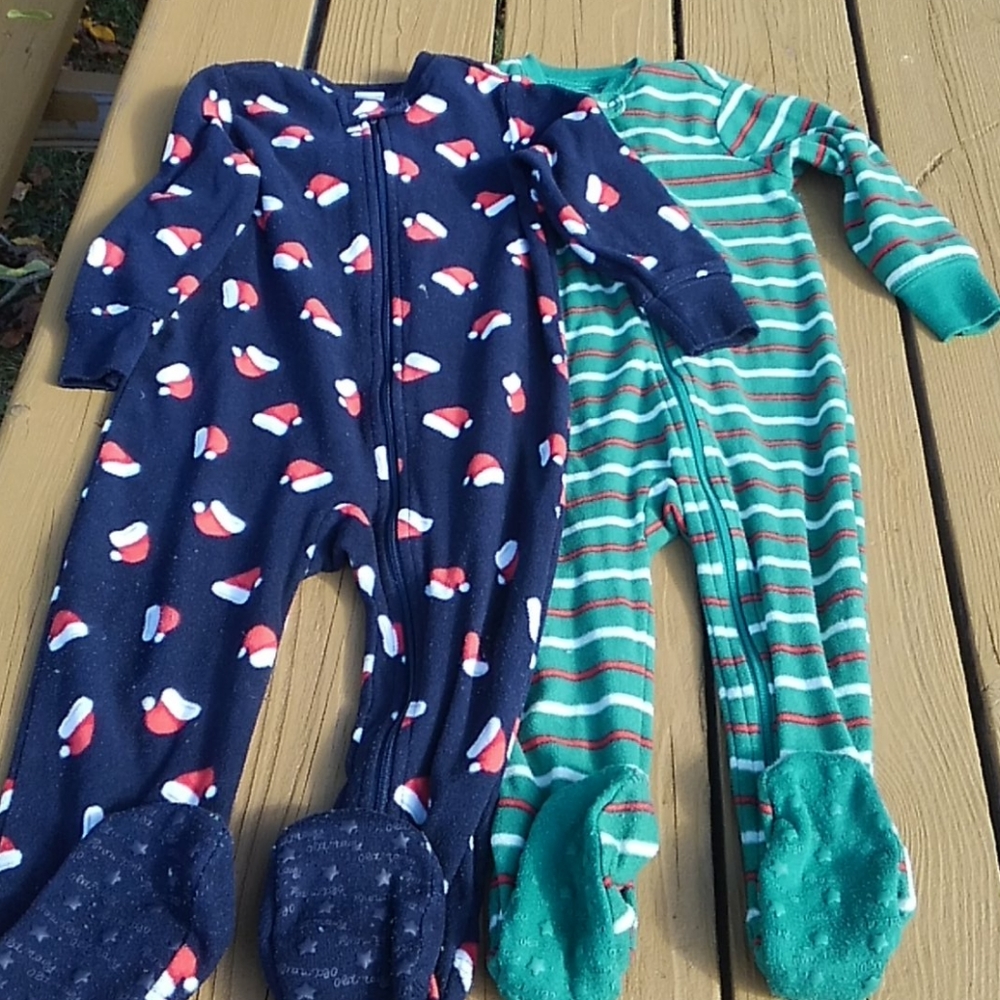 Polar Fleece Holiday Pajamas Set w/ non-skid feet